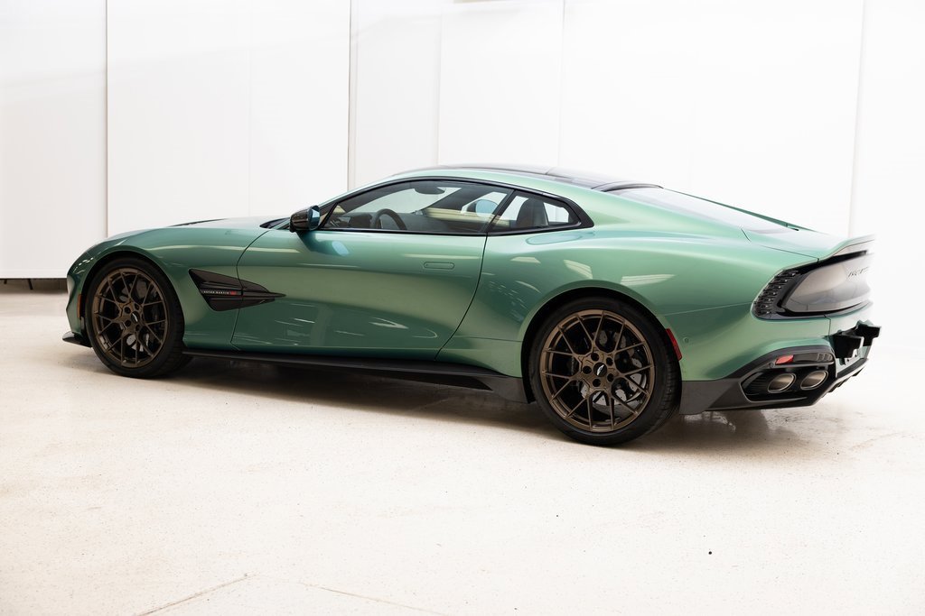 Used 2025 Aston Martin Vanquish image 4