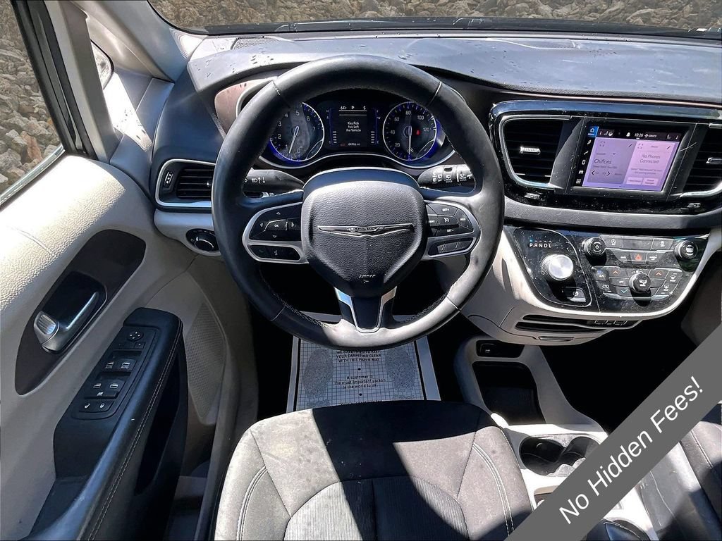 Used 2023 Chrysler Voyager LX FWD image 5