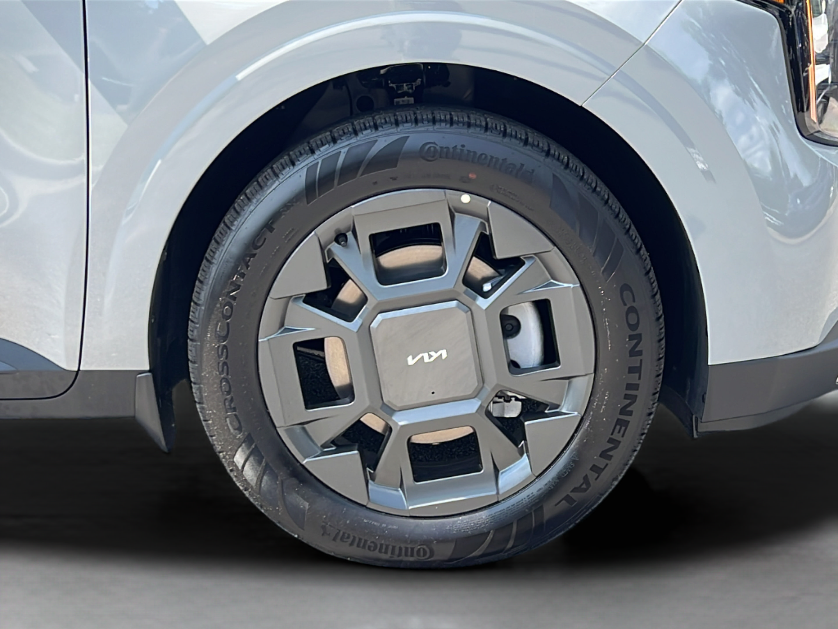New 2026 Kia Carnival EX FWD image 10