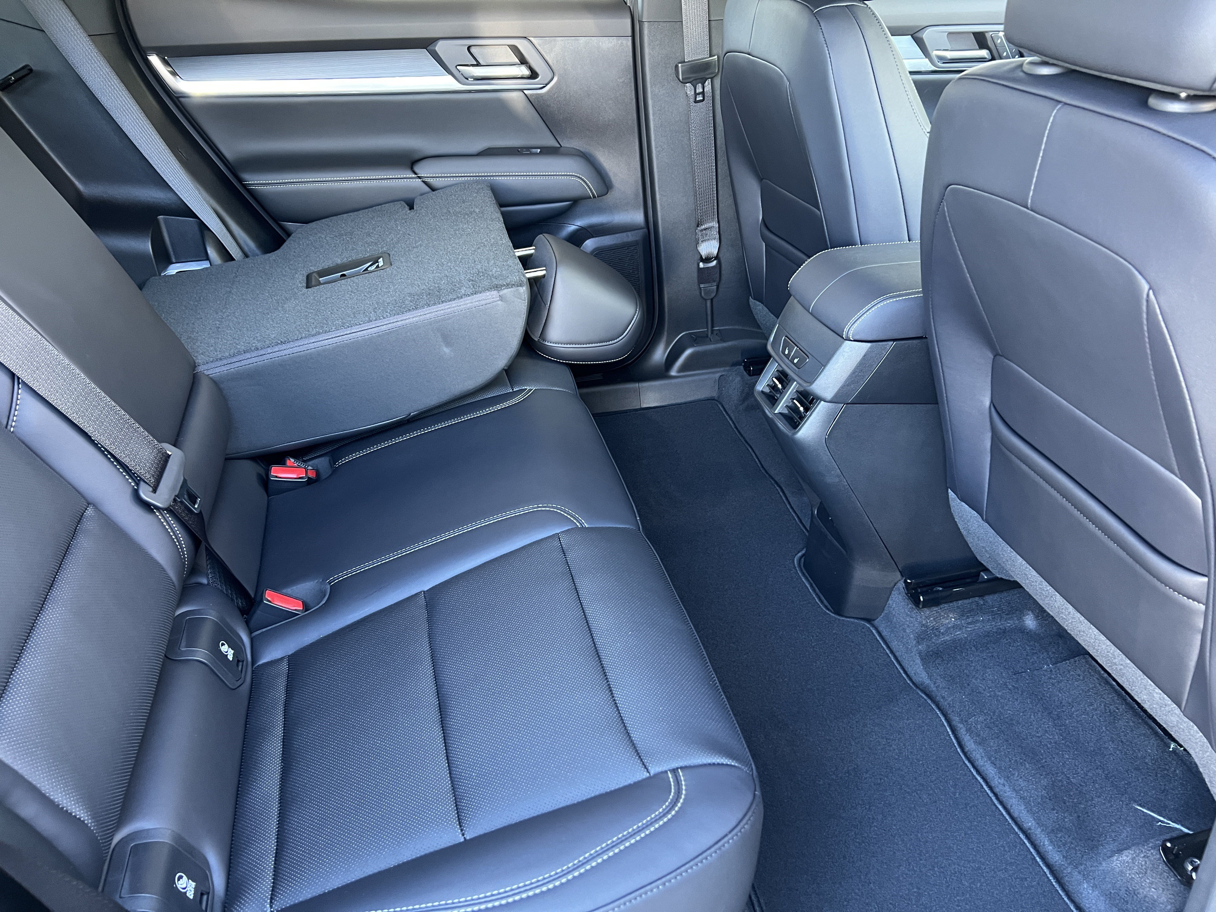 New 2027 GMC Terrain Elevation w/ Elevation Premium Package AWD/4WD image 22