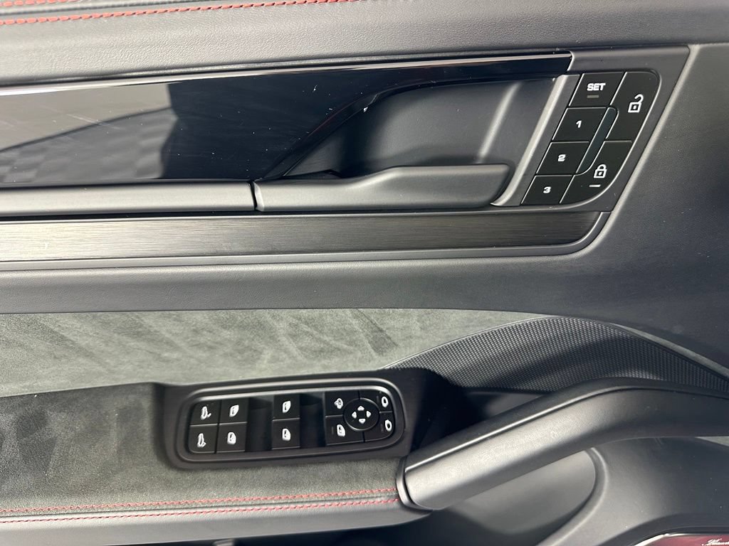 Certified 2026 Porsche Cayenne GTS AWD/4WD image 18