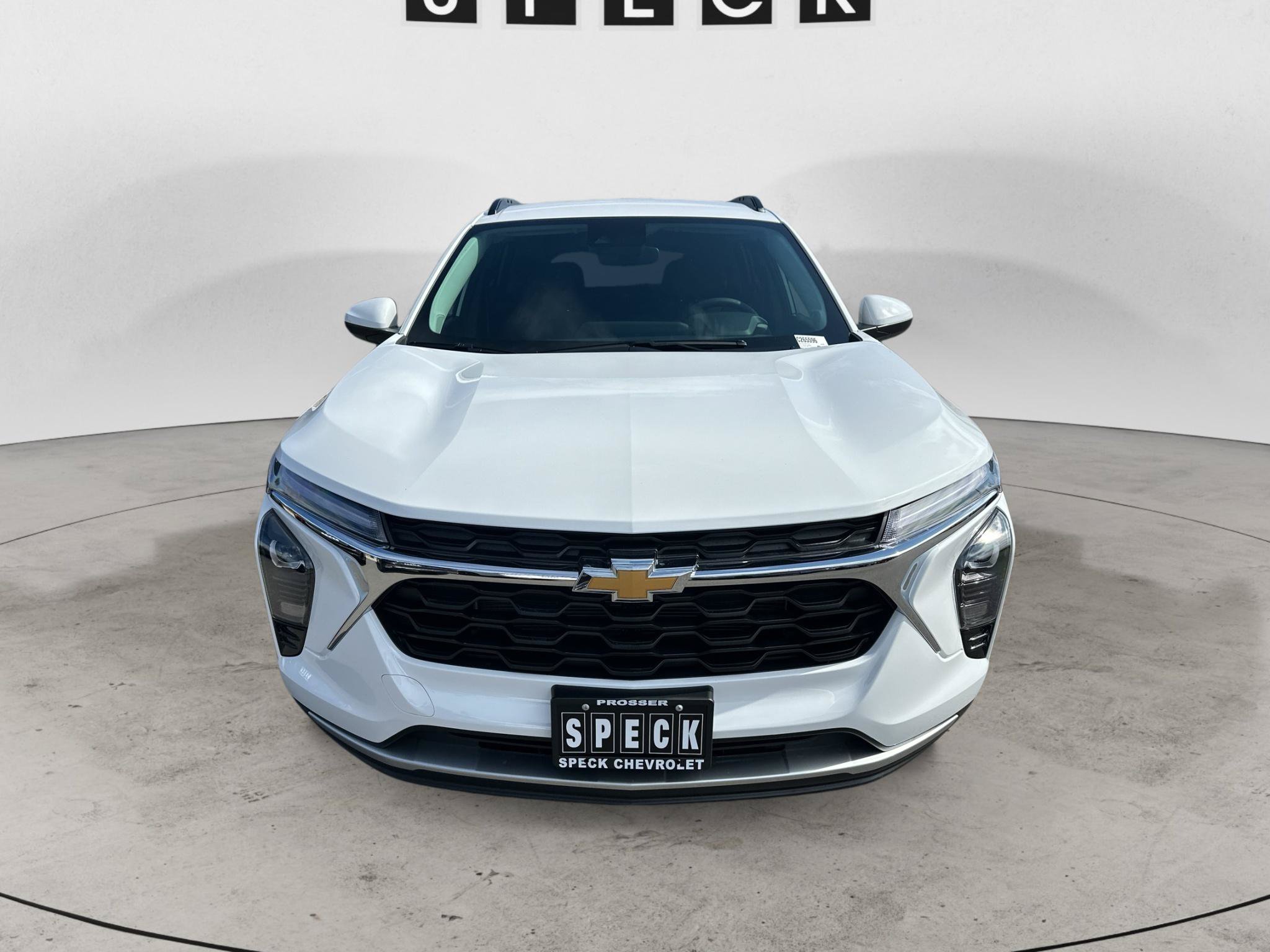 New 2026 Chevrolet Trax LT w/ LT Convenience Package FWD image 8