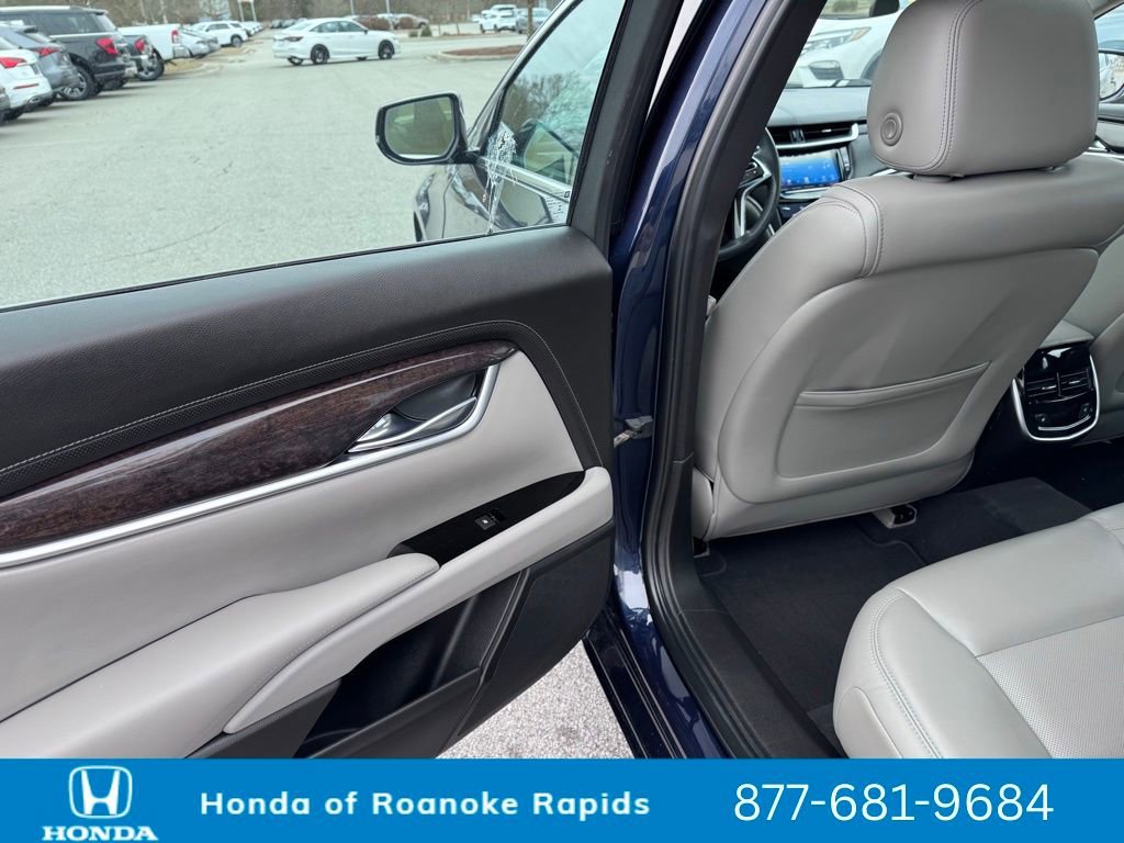 Used 2017 Cadillac XTS Luxury w/ Driver Awareness Package image 29