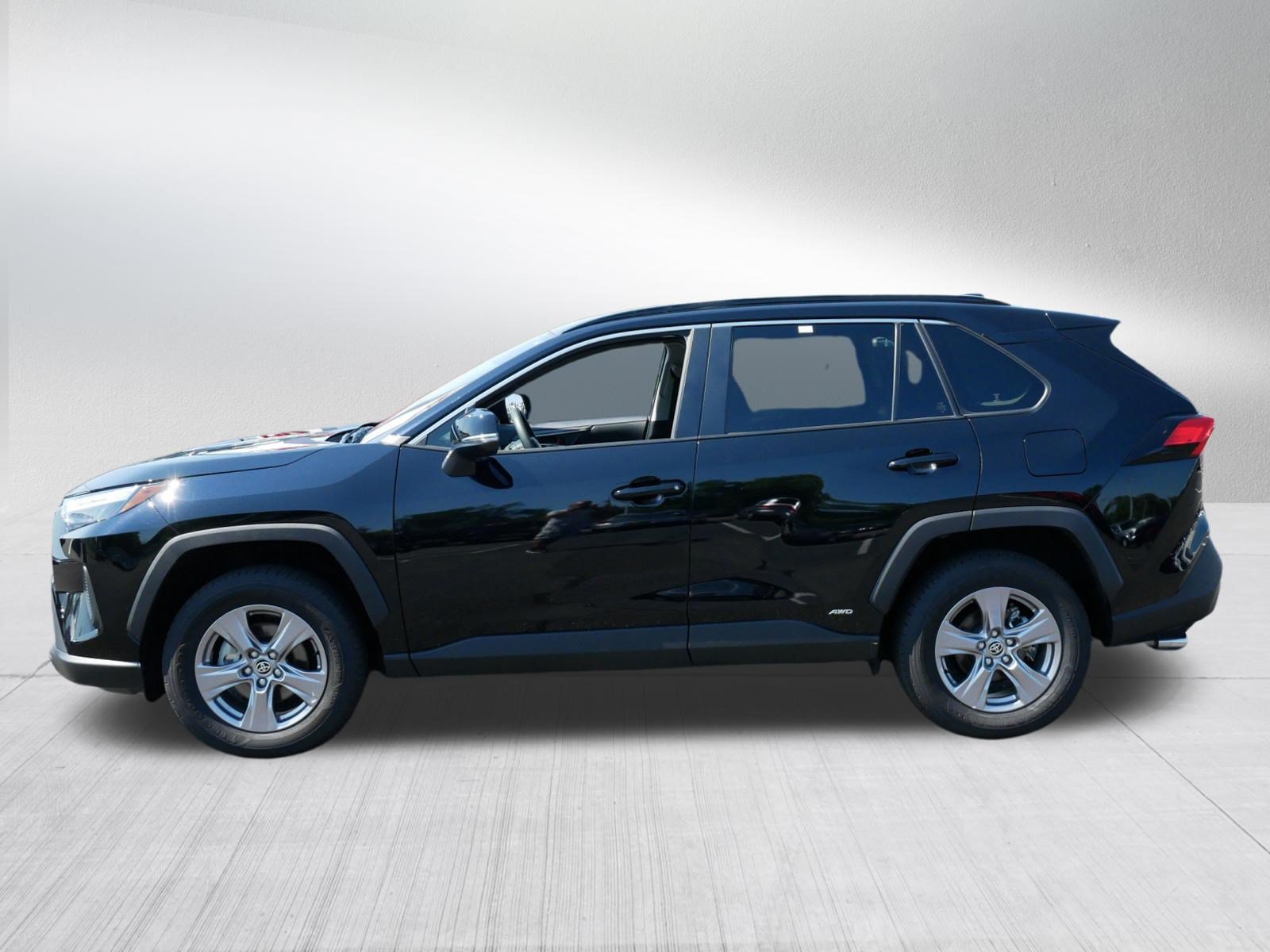 Certified 2025 Toyota RAV4 XLE AWD/4WD image 4