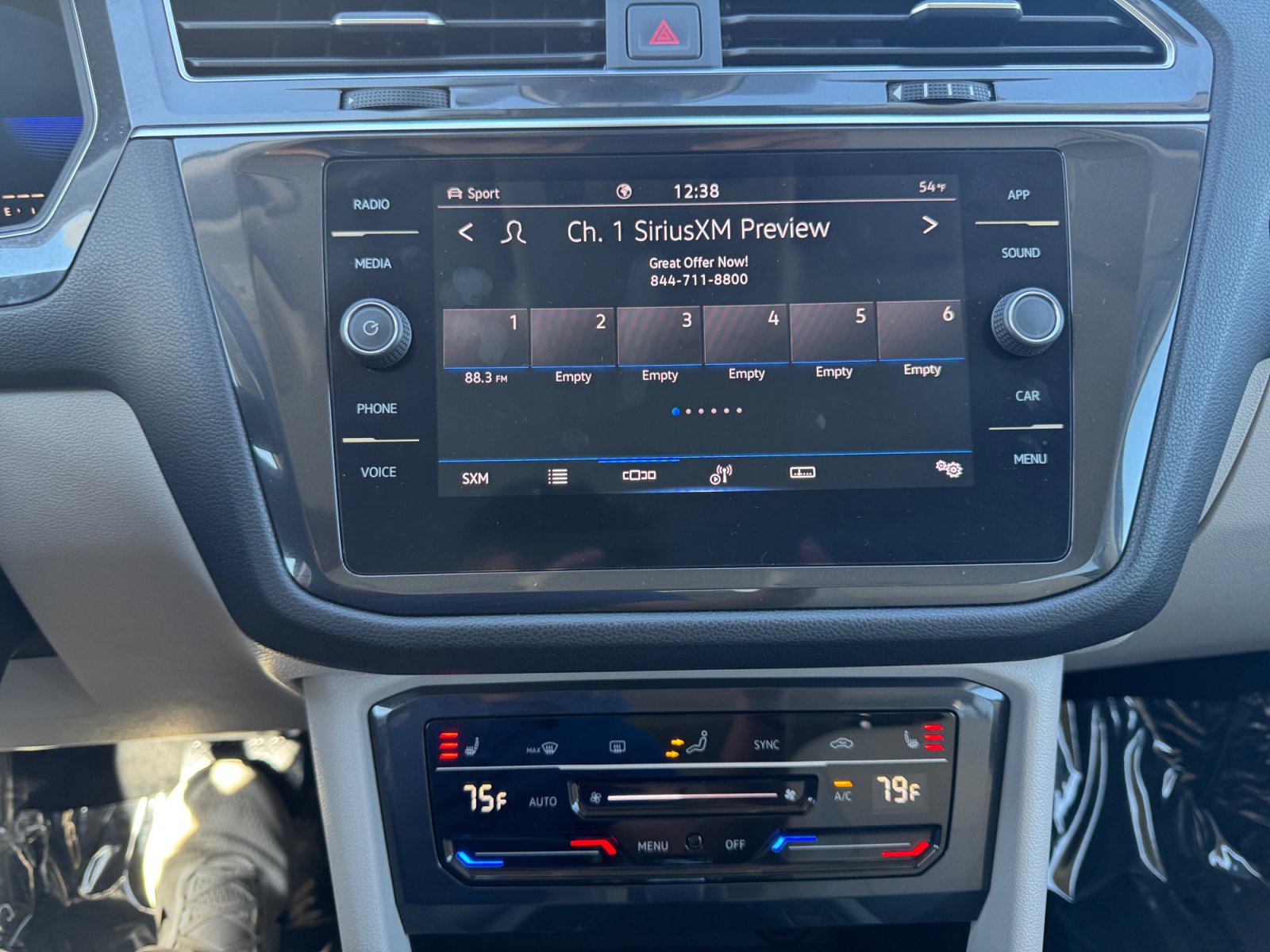 Certified 2022 Volkswagen Tiguan SE image 19