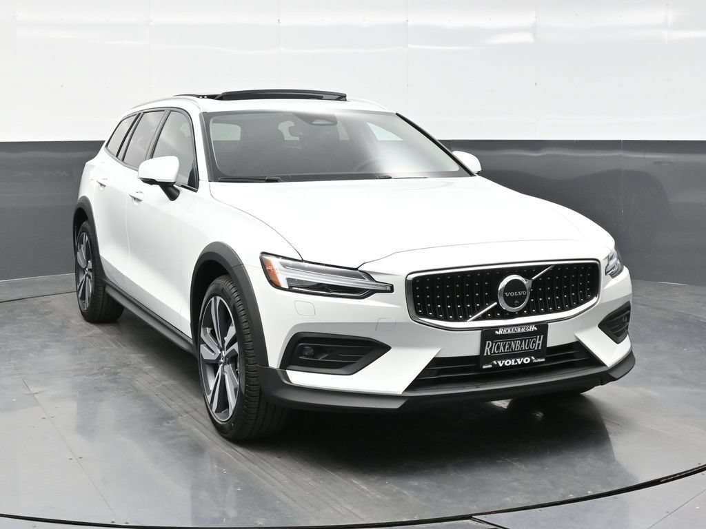 New 2026 Volvo V60 B5 Cross Country Plus w/ Protection Package Premier AWD/4WD image 1