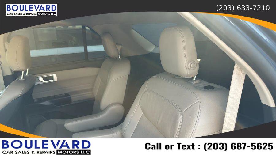 Used 2020 Ford Explorer Limited w/ Class III Trailer Tow Package image 35