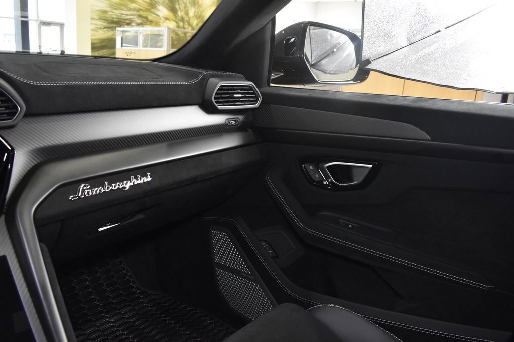 Used 2023 Lamborghini Urus Performante image 46