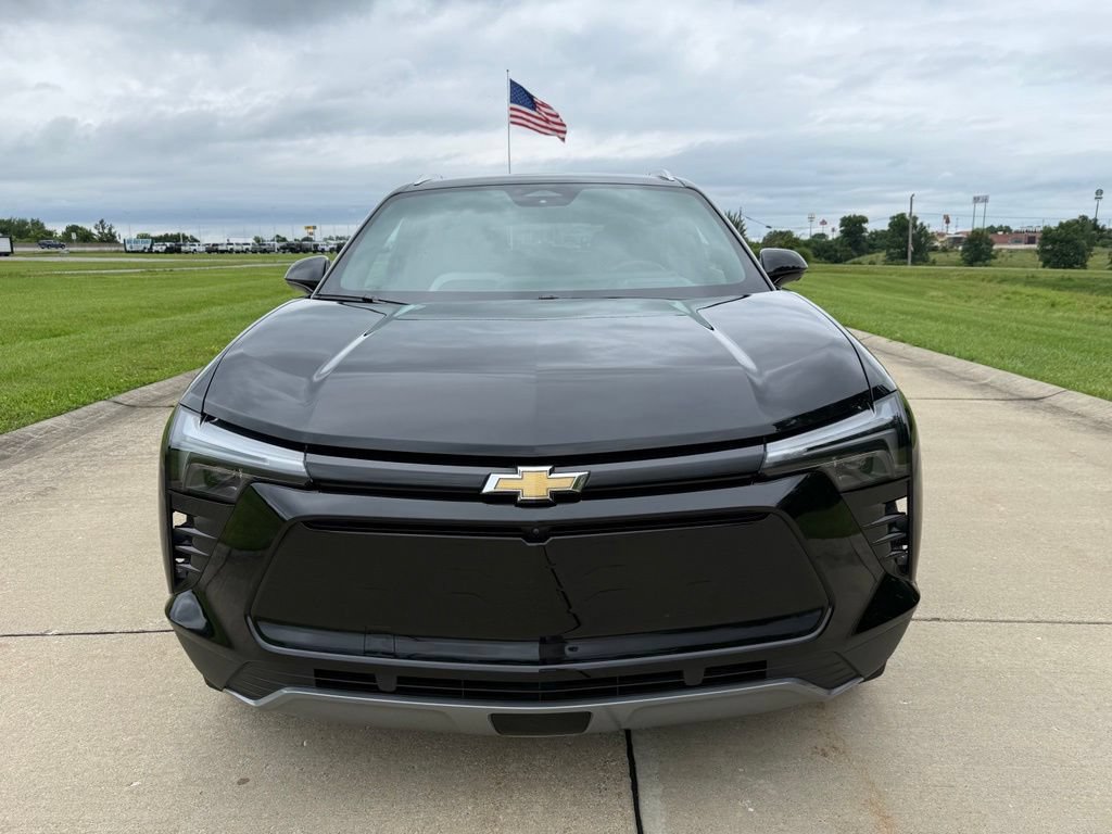 Used 2025 Chevrolet Blazer EV LT AWD/4WD image 11