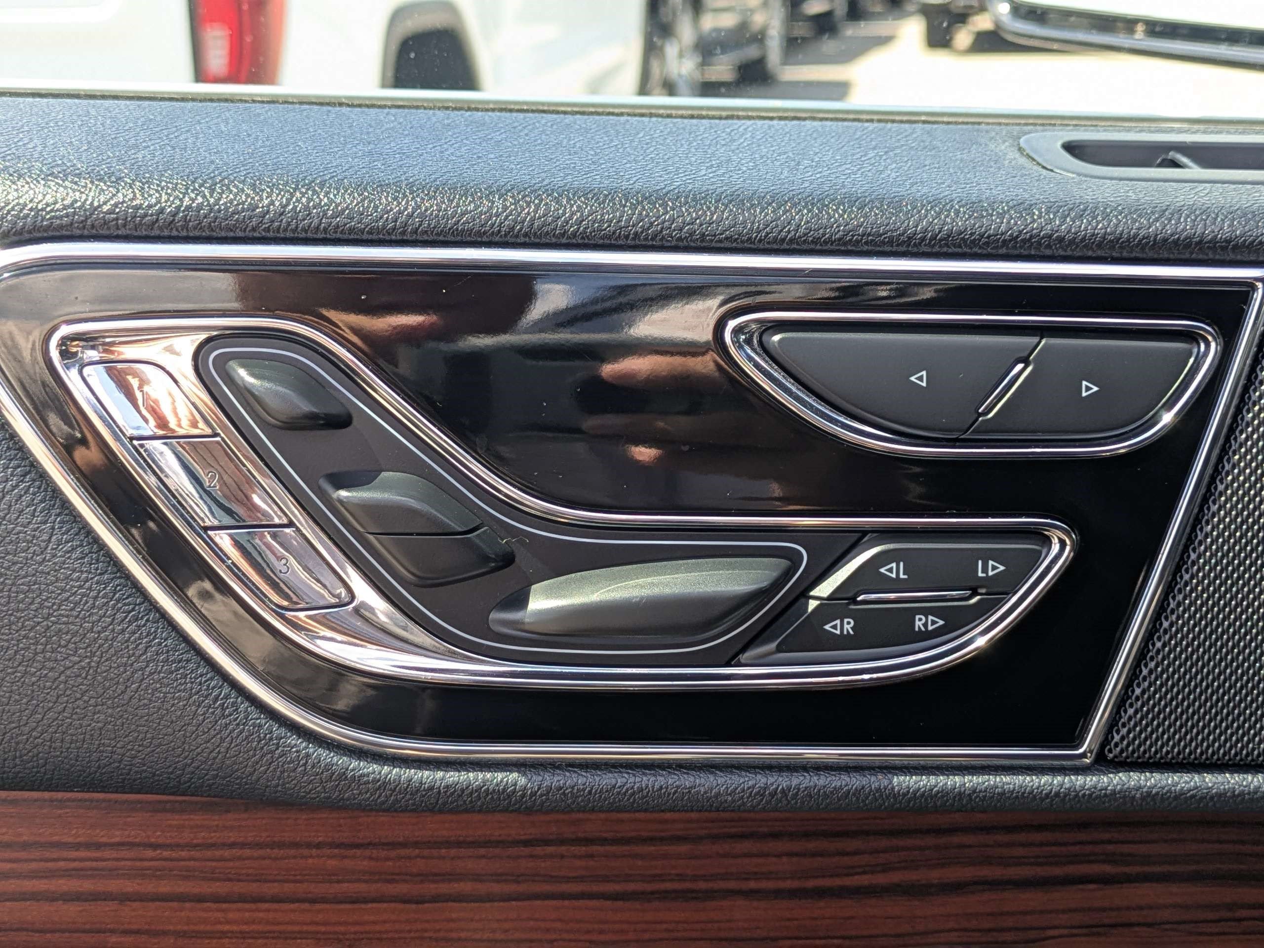Used 2023 Lincoln Navigator L Reserve AWD/4WD image 21