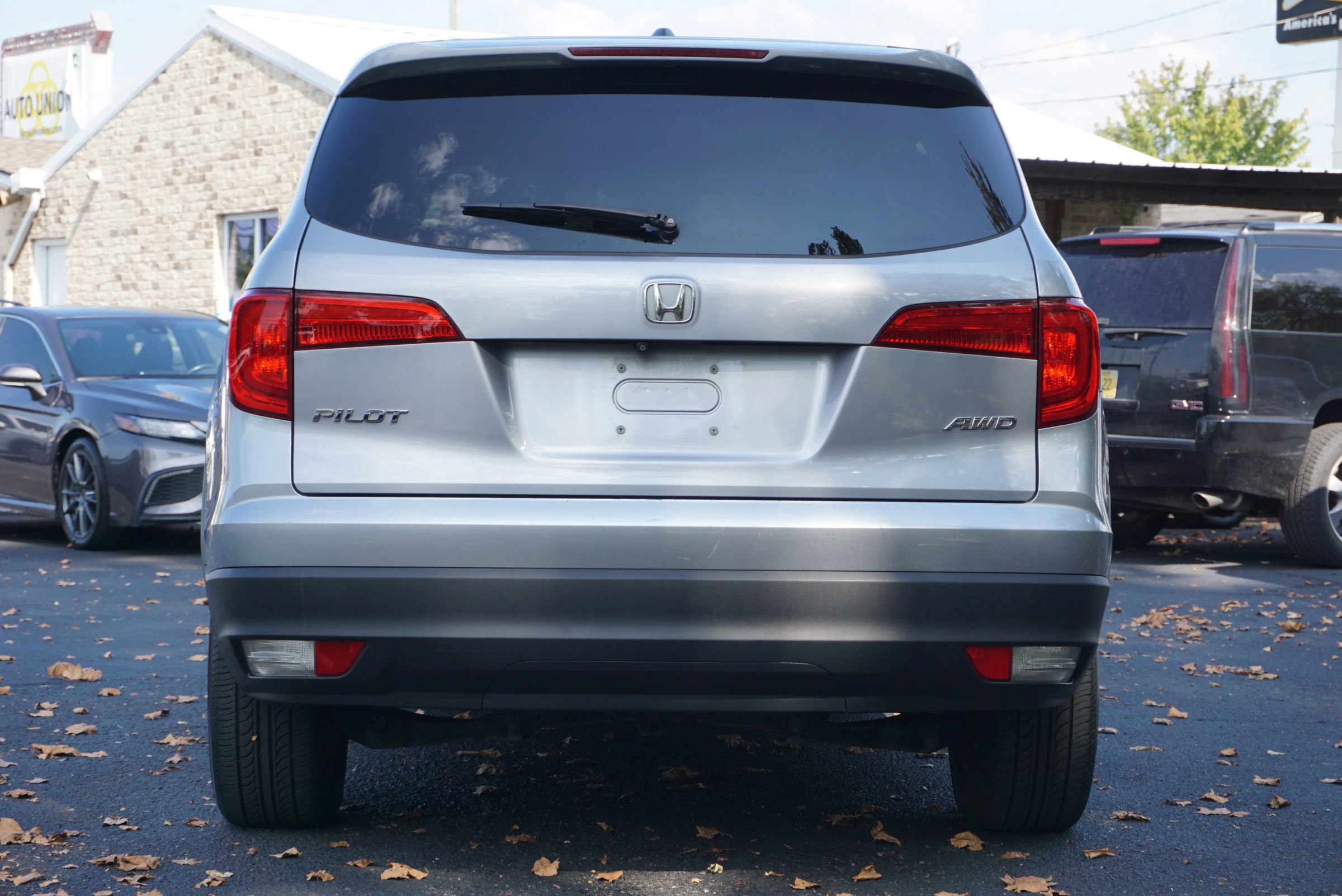 Used 2017 Honda Pilot EX-L image 8