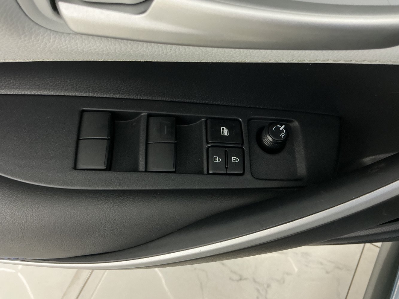 Used 2020 Toyota Corolla SE FWD image 38
