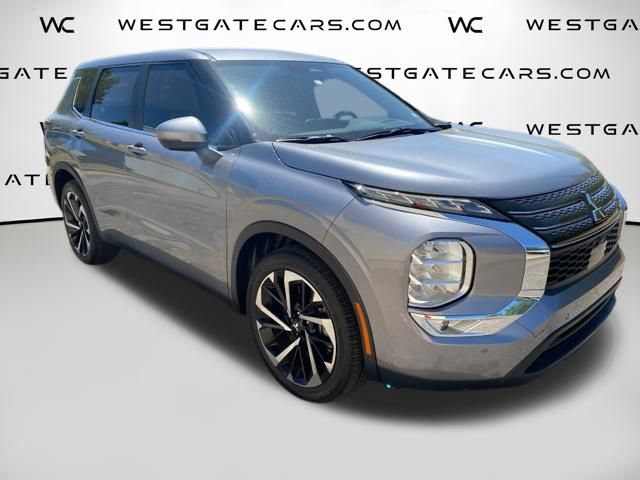 Used 2023 Mitsubishi Outlander SE FWD image 27