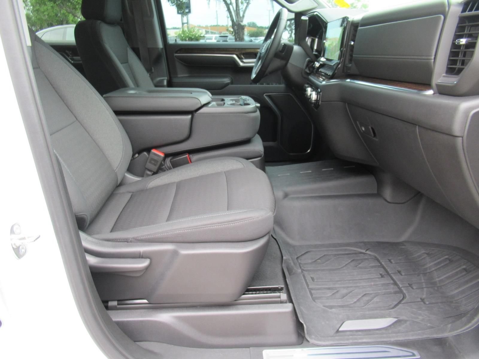 Used 2024 GMC Sierra 1500 Elevation w/ LPO, Elevation Black Package AWD/4WD image 9