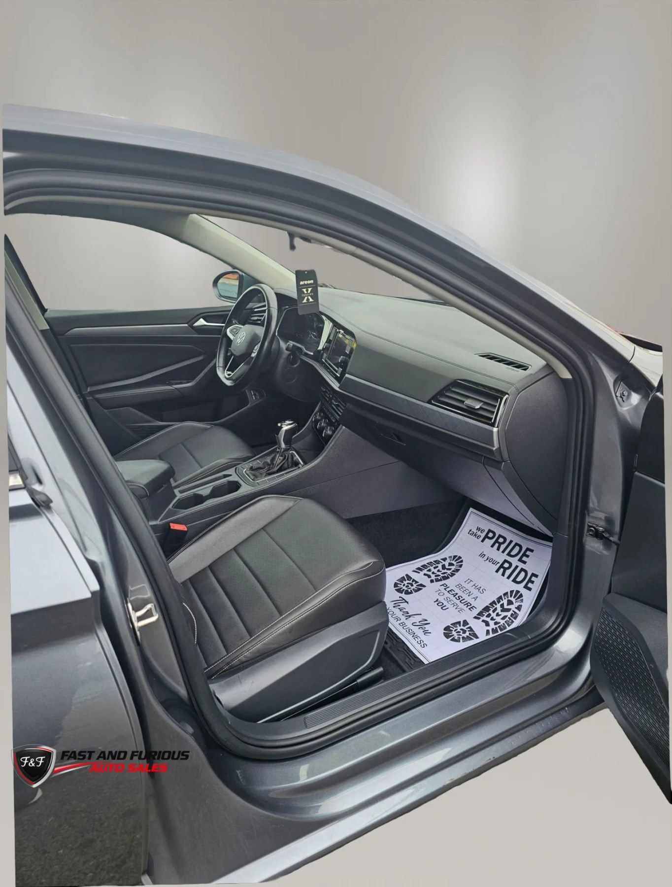 Used 2023 Volkswagen Jetta SE FWD image 8