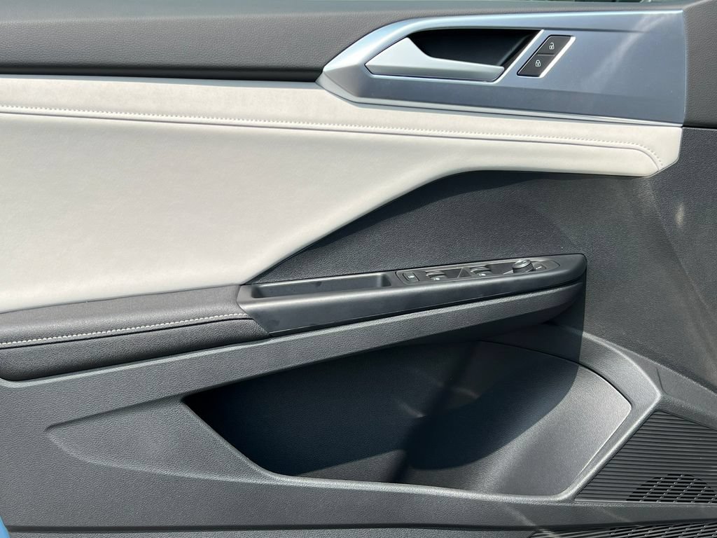 New 2026 Volkswagen Taos SE AWD/4WD image 14