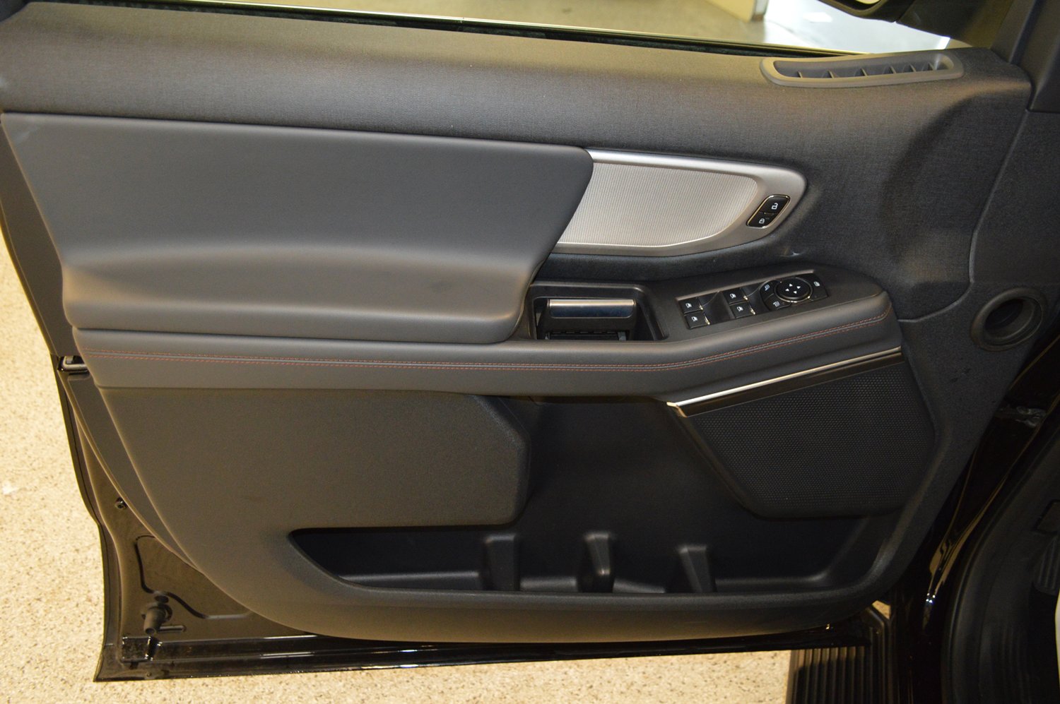 Used 2025 Ford Expedition Max Active image 15