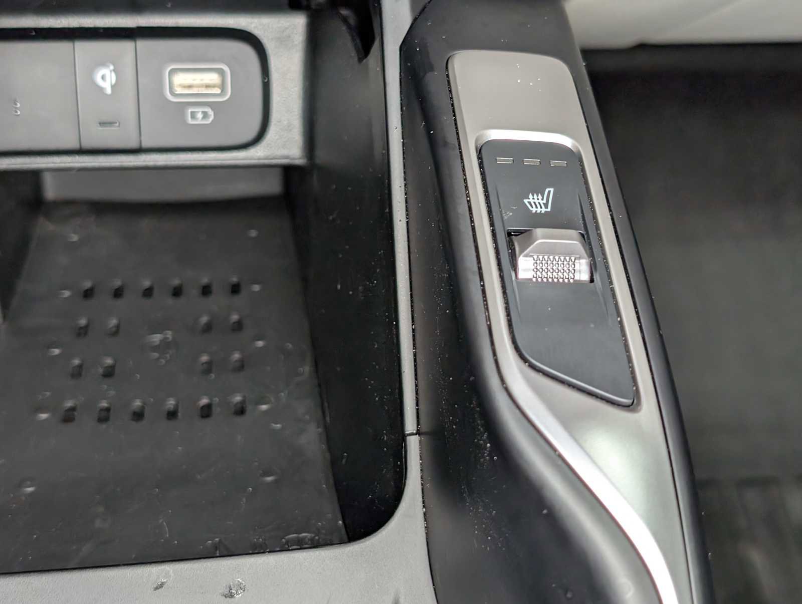 Certified 2023 Kia Sorento EX image 32