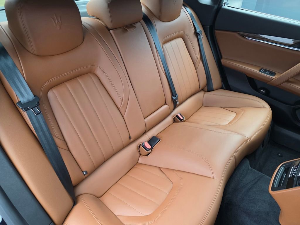 Used 2021 Maserati Quattroporte S Q4 AWD/4WD image 28