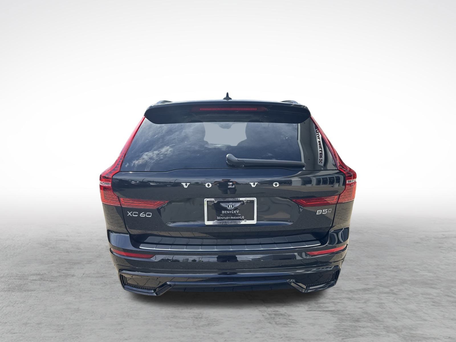 Used 2024 Volvo XC60 B5 Plus w/ Protection Package Premier image 6