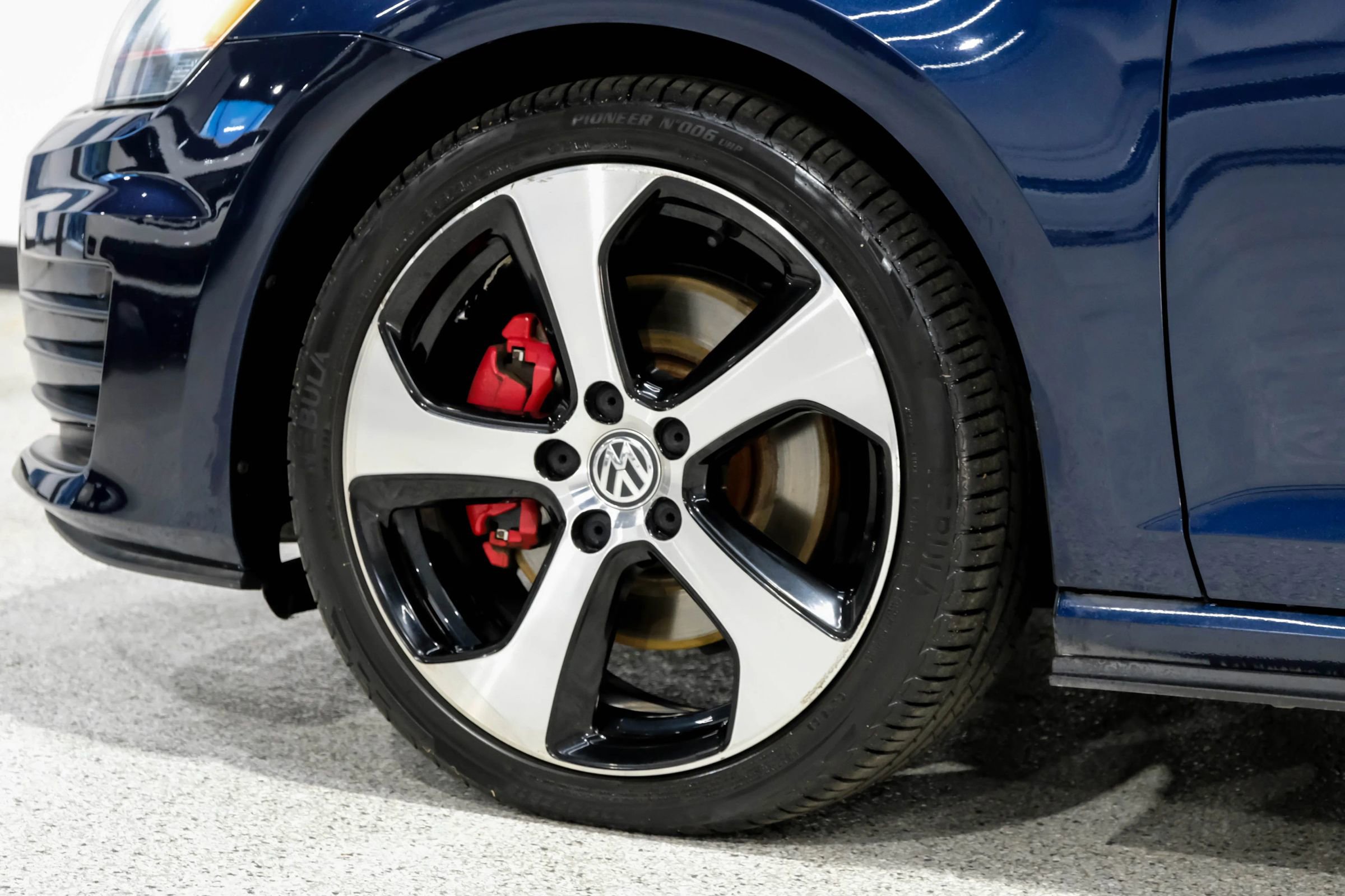 Used 2015 Volkswagen GTI SE FWD image 66