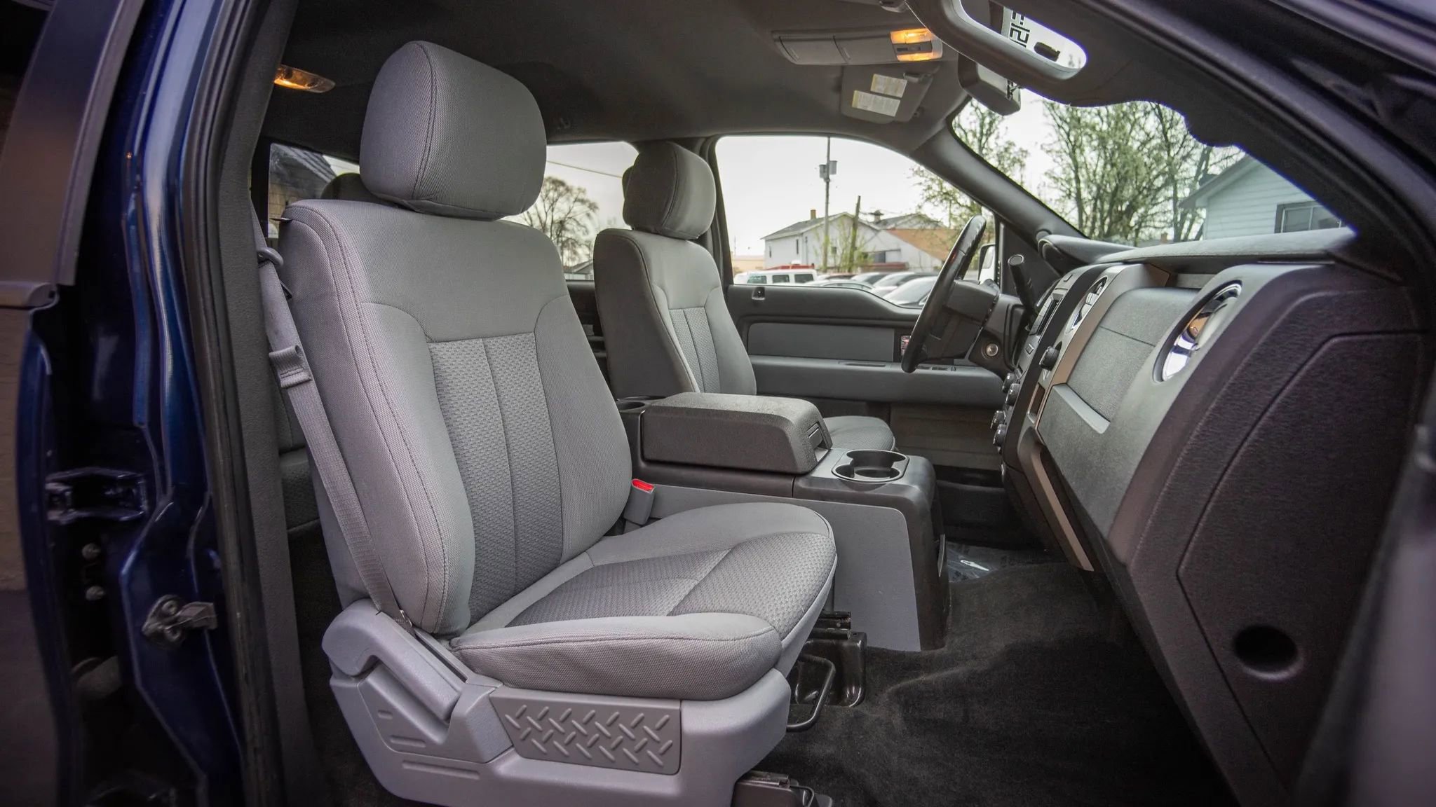 Used 2013 Ford F150 XLT w/ Luxury Equipment Group AWD/4WD image 4