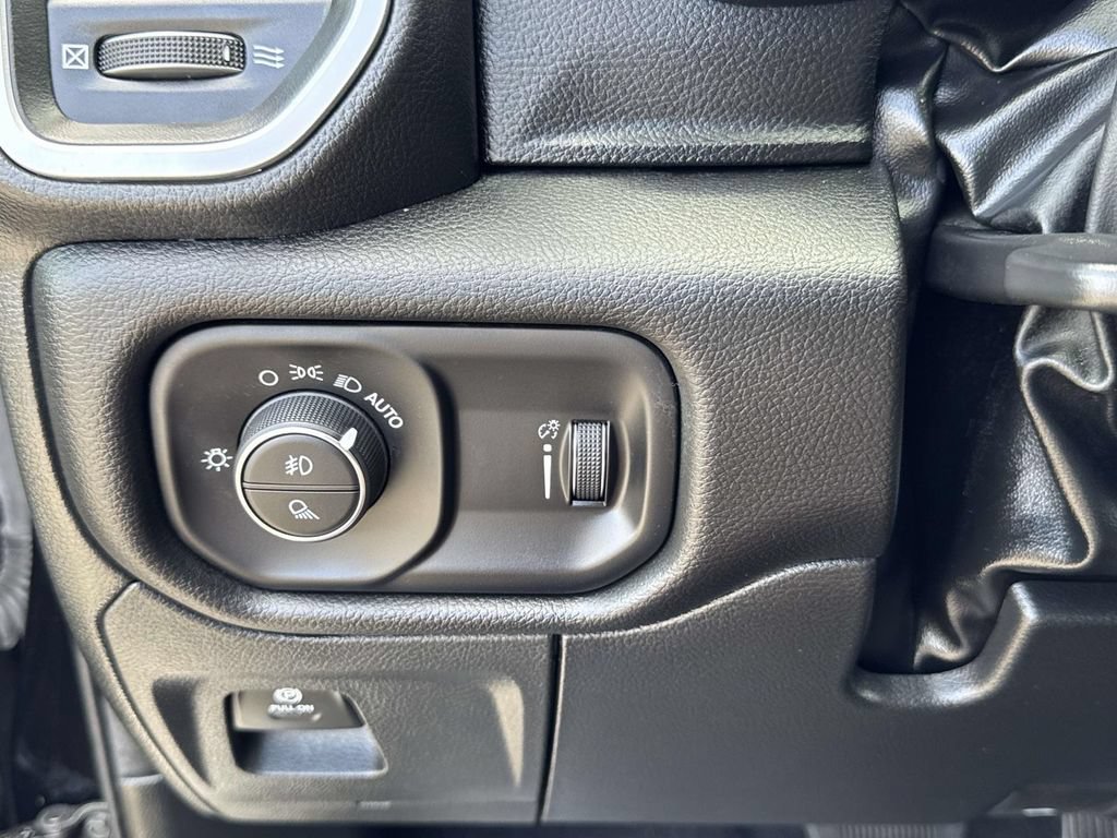 Used 2023 RAM 1500 Big Horn AWD/4WD image 33