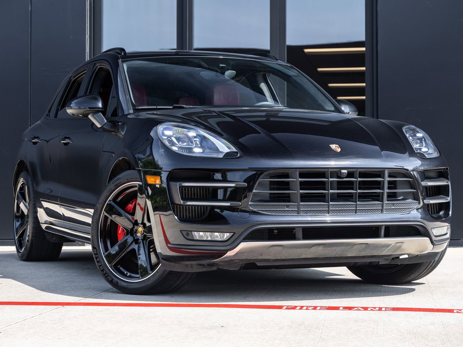 Certified 2017 Porsche Macan Turbo AWD/4WD image 6