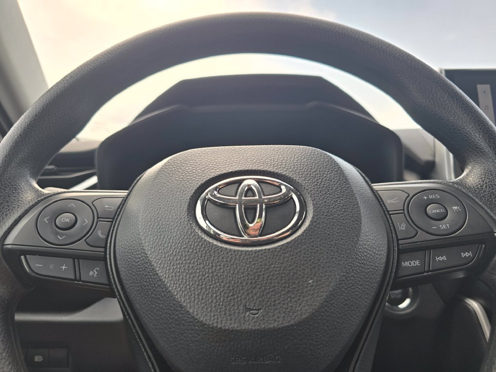 Used 2025 Toyota RAV4 XLE AWD/4WD image 20