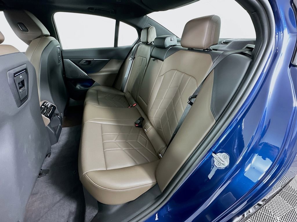 Used 2026 BMW i5 eDrive40 w/ M Sport Package image 25