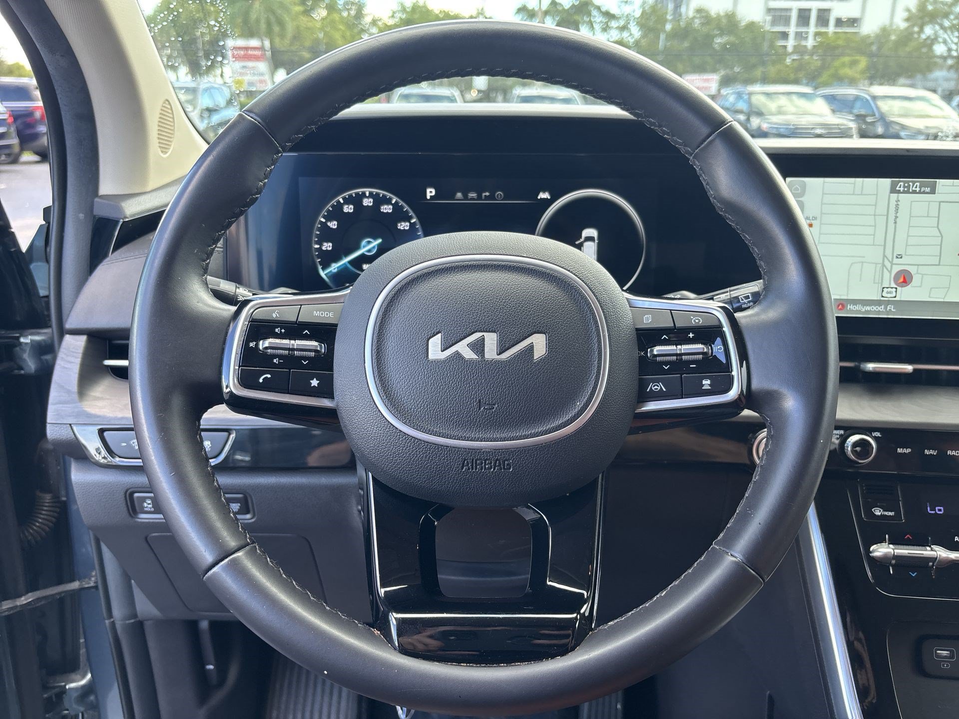 Used 2023 Kia Carnival SX FWD image 11