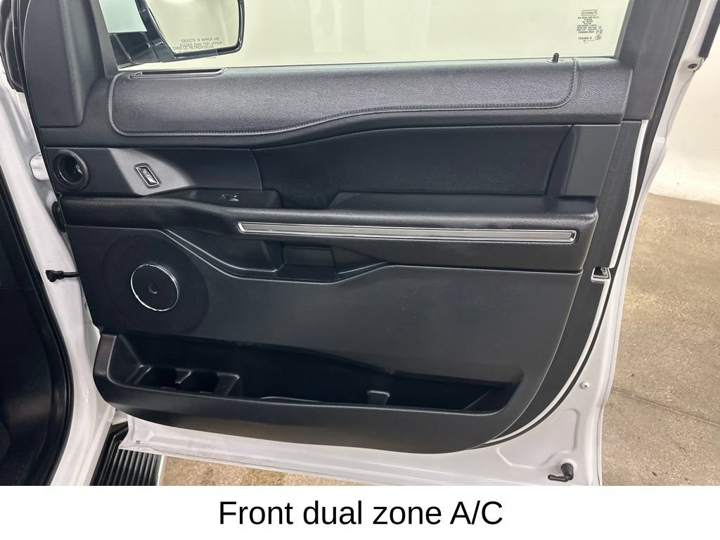 Used 2019 Ford Expedition XLT w/ Equipment Group 202A AWD/4WD image 22