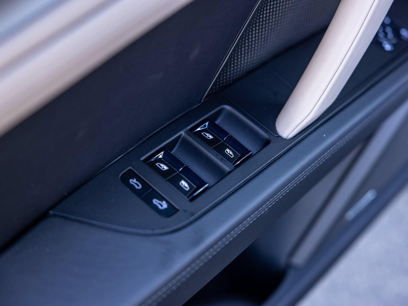 New 2026 Porsche Cayenne Electric AWD/4WD image 42