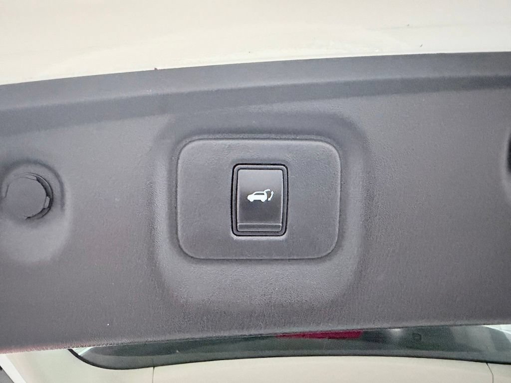 Used 2019 INFINITI QX60 Luxe w/ Essential Package FWD image 36