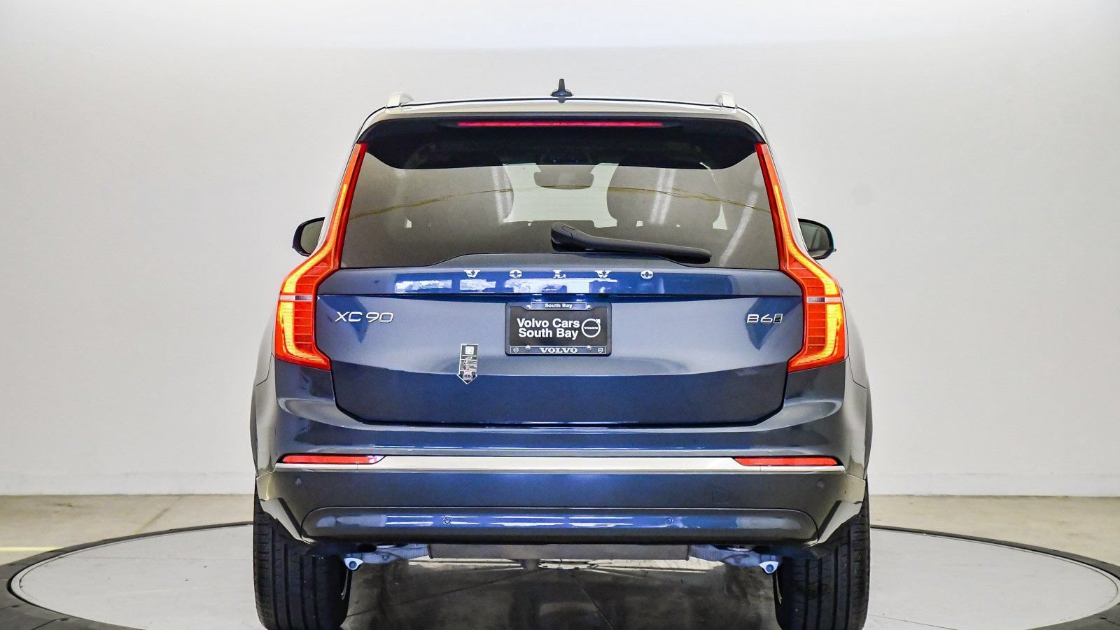 Used 2025 Volvo XC90 B6 Ultra AWD/4WD image 3
