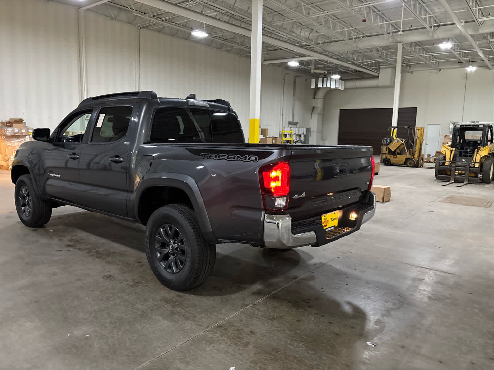 Certified 2020 Toyota Tacoma SR5 AWD/4WD image 4