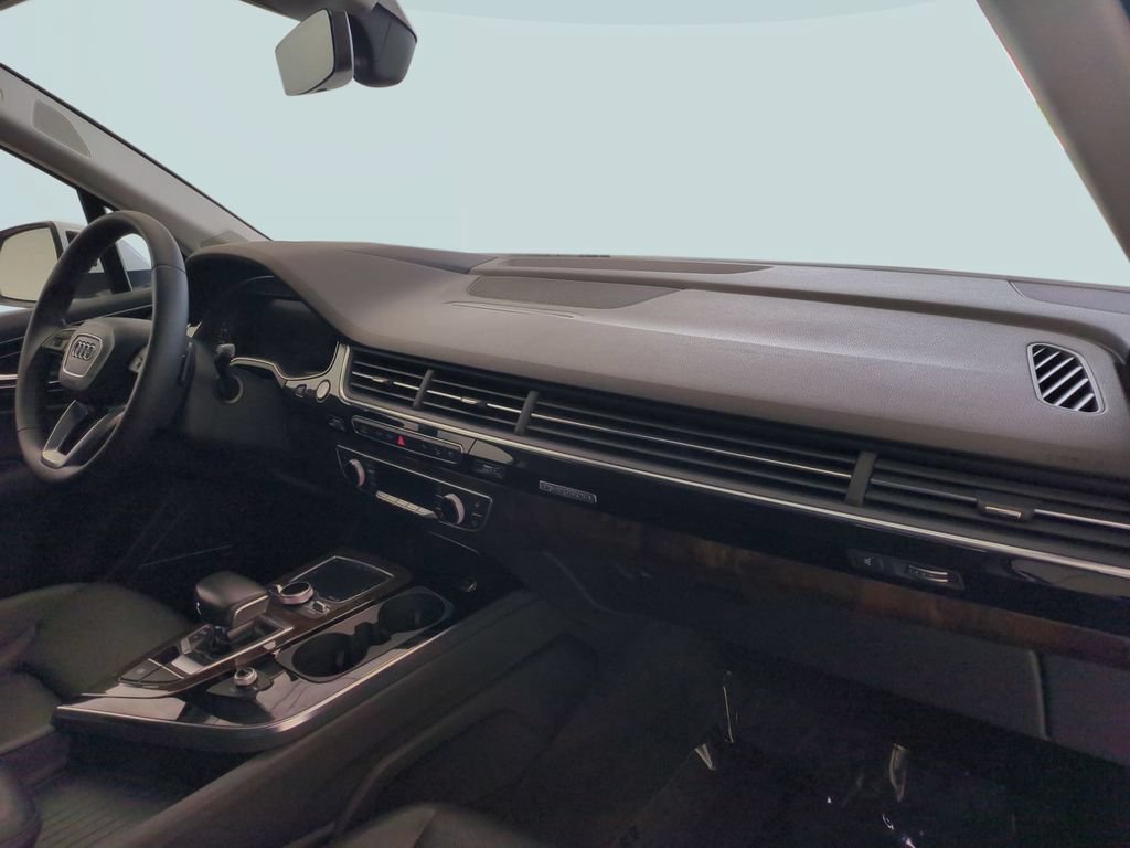 Used 2018 Audi Q7 3.0T Prestige AWD/4WD image 29
