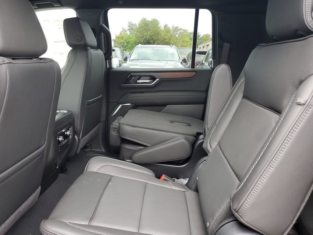 New 2026 GMC Yukon XL Denali RWD image 11