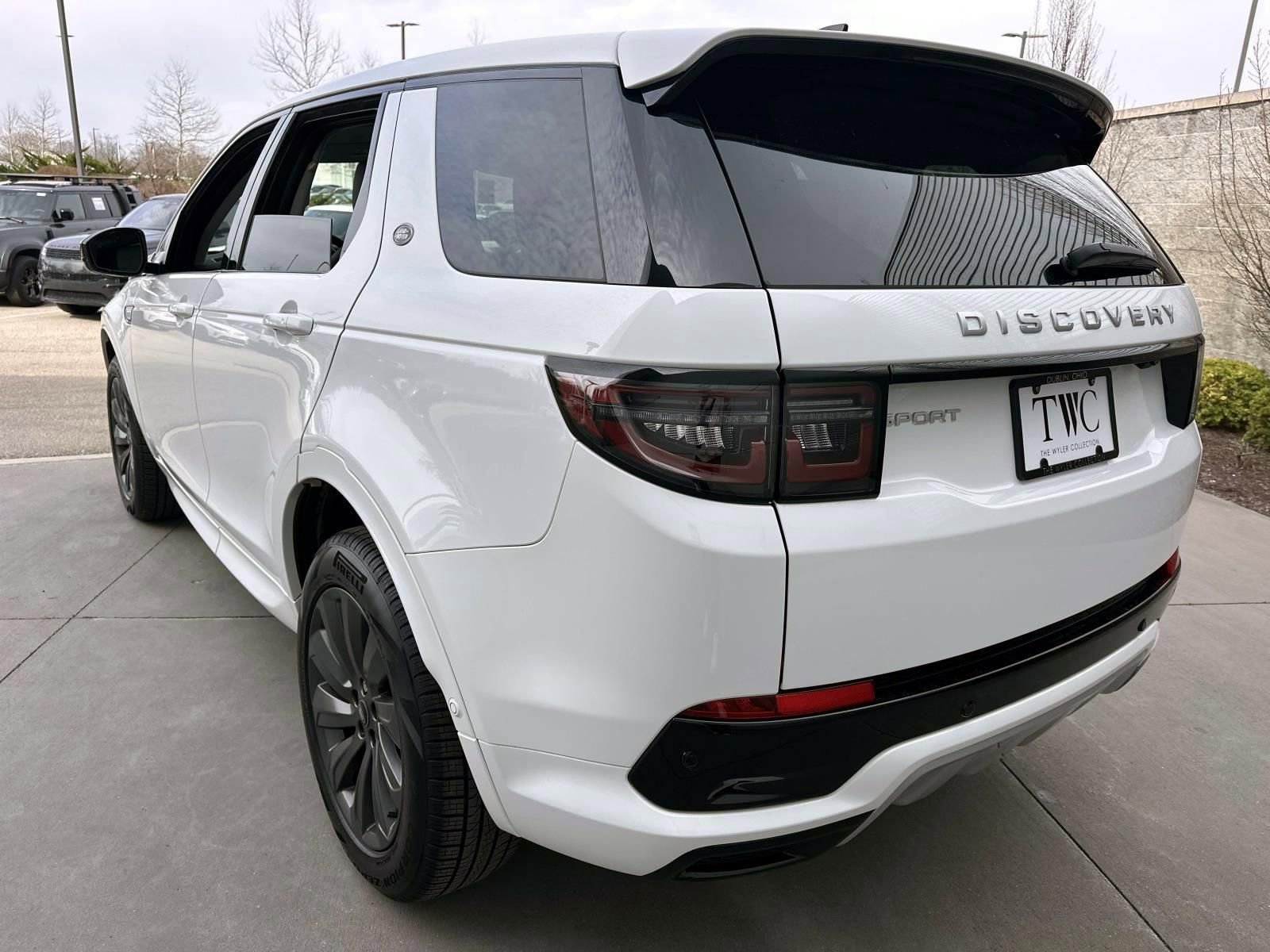 Used 2025 Land Rover Discovery Sport S image 7