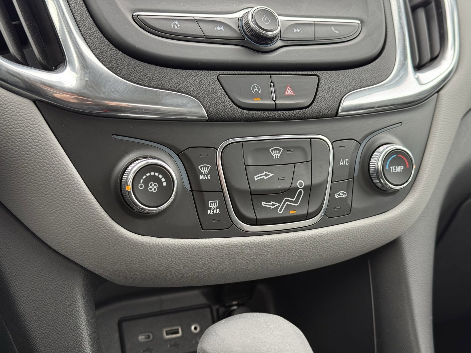 Used 2022 Chevrolet Equinox LS image 27