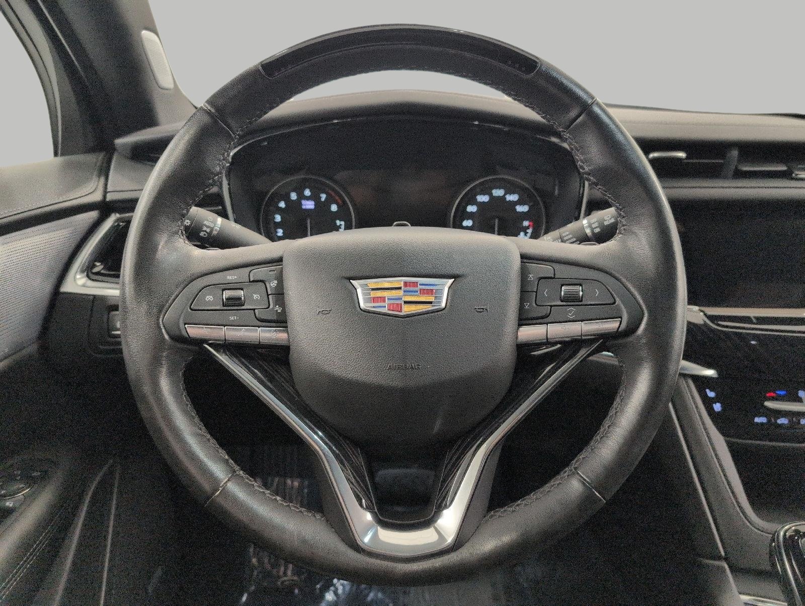 Certified 2025 Cadillac XT6 Premium Luxury w/ Technology Package AWD/4WD image 5