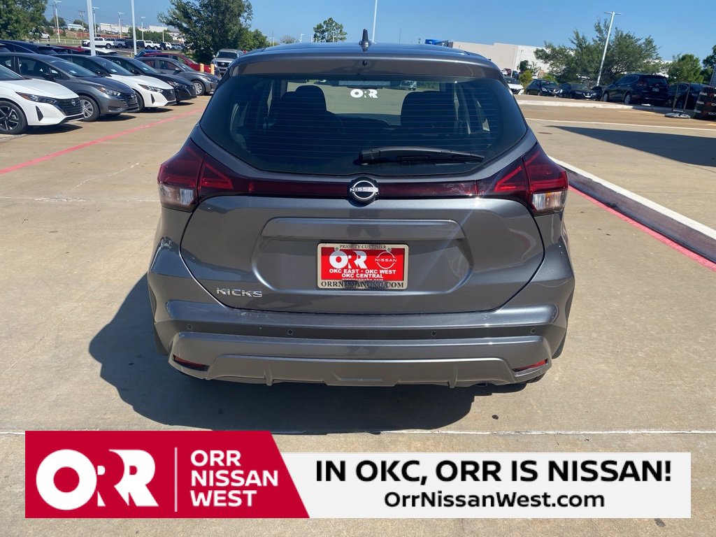 New 2025 Nissan Kicks Play S image 4