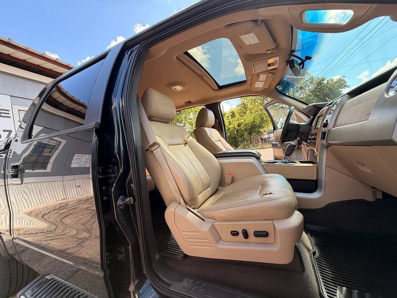 Used 2011 Ford F150 Lariat w/ Lariat Plus Pkg RWD image 17