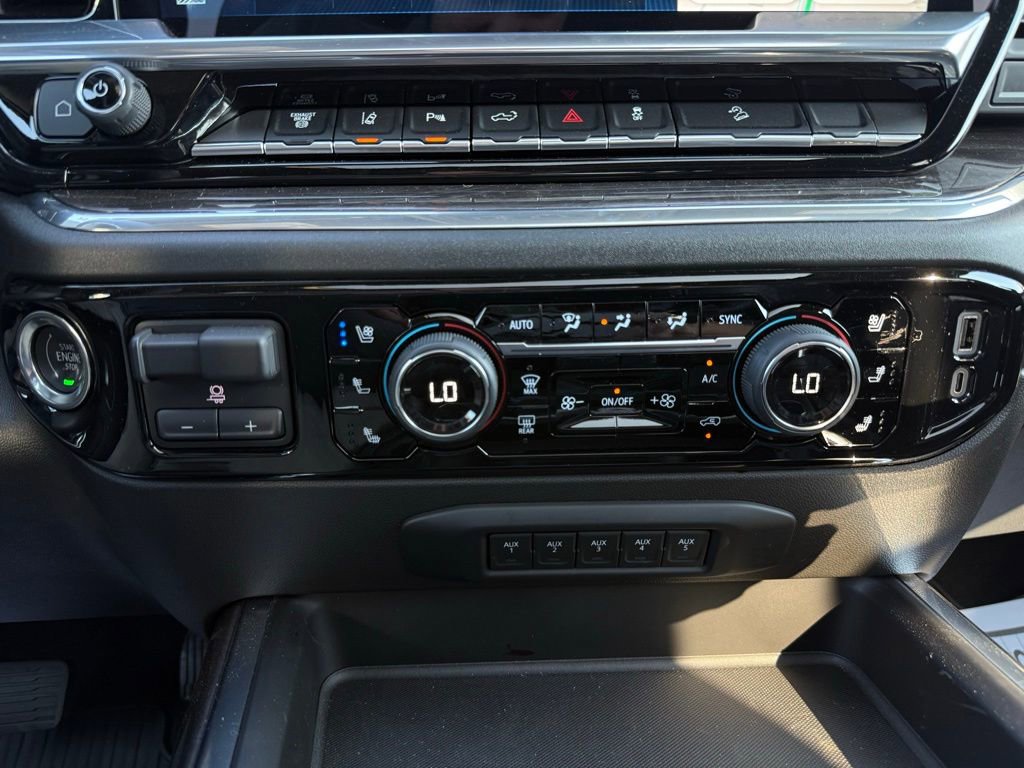 Used 2024 Chevrolet Silverado 2500 LTZ w/ LTZ Convenience Package image 27