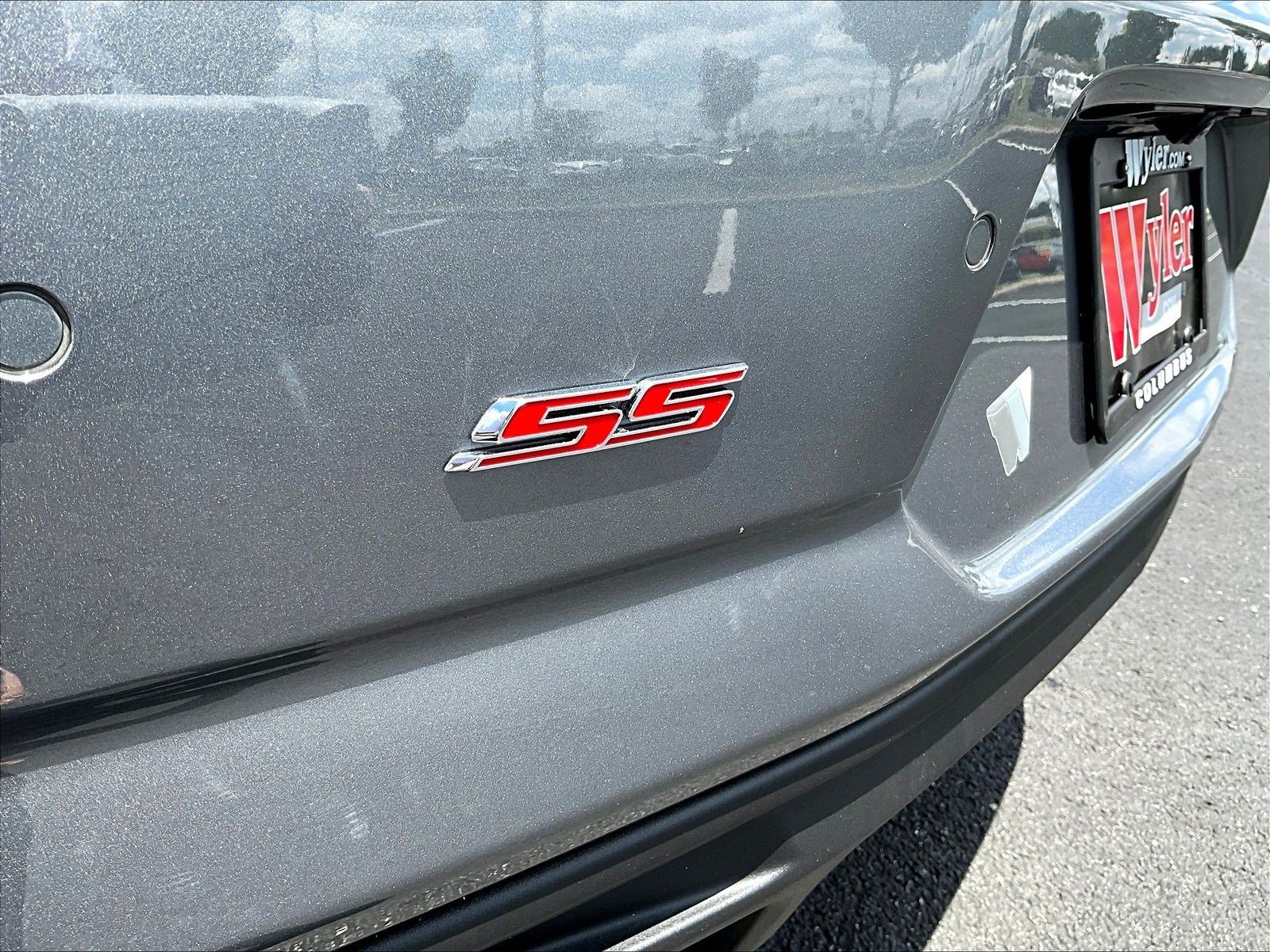 Used 2019 Chevrolet Camaro SS w/ Black Appearance Package RWD image 22