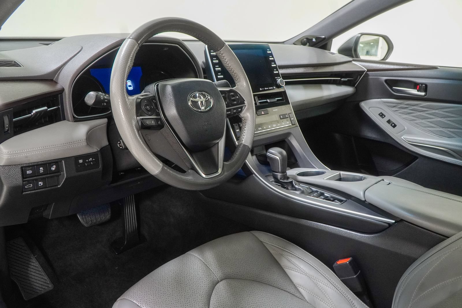 Used 2019 Toyota Avalon Limited w/ Protection Package FWD image 20