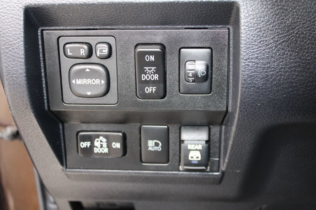 Used 2020 Toyota Tundra Platinum AWD/4WD image 27
