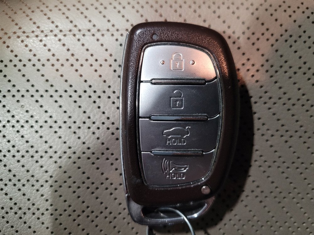 Used 2020 Hyundai Elantra Limited FWD image 32