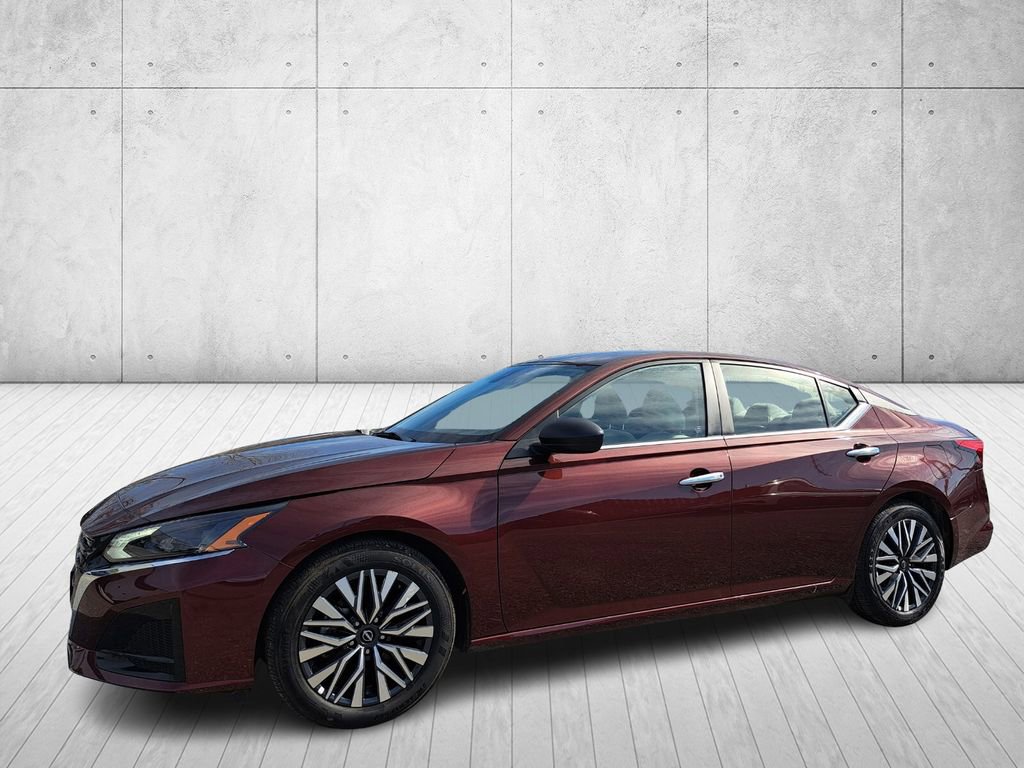 Used 2025 Nissan Altima 2.5 SV image 1
