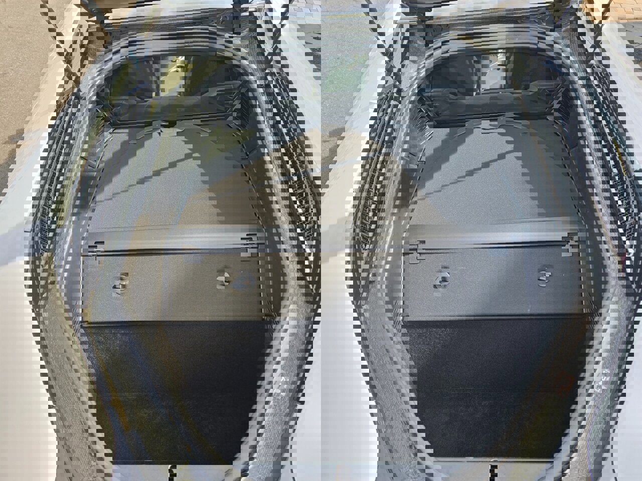 Used 2016 BMW i8 image 25